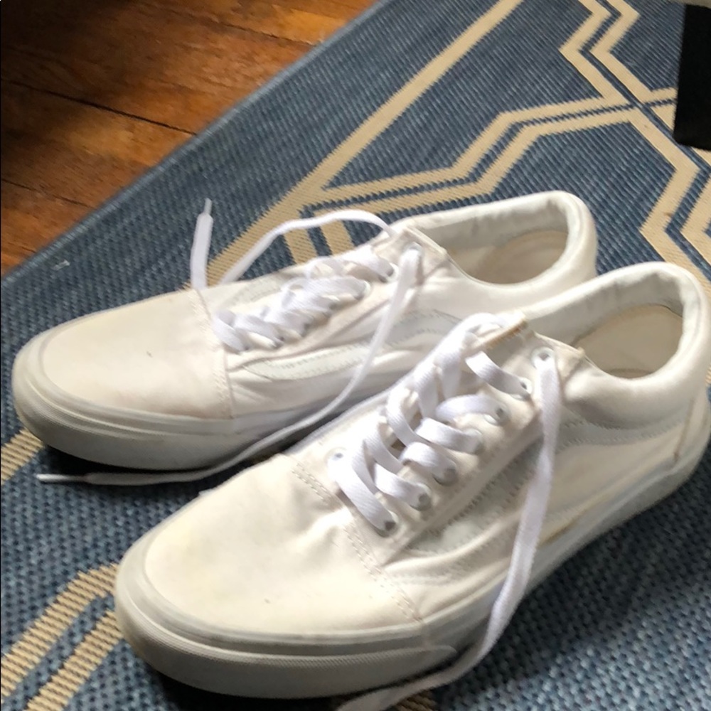 Men’s White Vans Sneakers 10